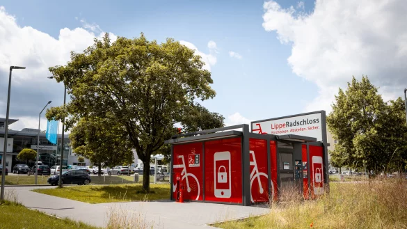 Machen Radler noch mobiler: Lippe-Rad-Schl&ouml;sser. Das Foto zeigt die Station an der Bielefelder Stra&szlig;e in Detmold. - &copy; Torben Gocke