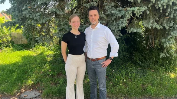 Bundestags Mitglied Robin Wagener (rechts) ist Neele Schules Pate f&uuml;r ihren Sch&uuml;leraustausch in die USA. - &copy; Robin Wagener