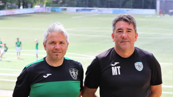 Das neue Trainer-Duo beim TSV Oerlinghausen: „Co“ Manuel Roßblatt und Miron Tadic. - © Oliver König