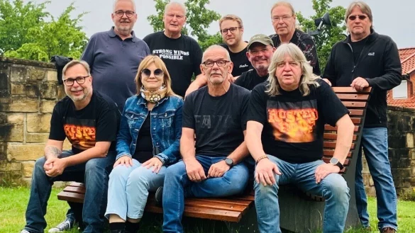 Das diesej&auml;hrige Lineup vom "Rock im Emmerauenpark" auf einem Bild: Die drei Bands &bdquo;Strong Winds Possible&ldquo;
&bdquo;ReMINDeR&ldquo; und "Rusted Roof". - &copy; Stadt L&uuml;gde