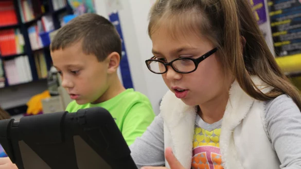 Die Ausstattung mit Tablets und schnelles Internet sollen lippische Schulen voranbringen. - &copy; Pixabay