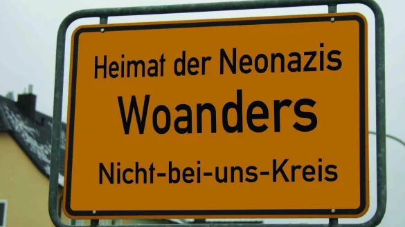 Die Mobile Beratung gegen Rechtsextremismus ermuntert, ein Zeichen gegen extrem rechte Ideologien zu setzen und der Öffentlichkeit zu signalisieren, dass rassistischen Äußerungen in der Nachbarschaft nicht geduldet werden. - © LKS Bayern