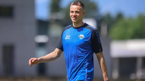 Am Donnerstag absolvierte Filip Bilbija den Medizincheck in Paderborn, am fr&uuml;hen Freitagmorgen flog er nach M&uuml;nchen. Von dort aus ging es ins SCP-Trainingslager nach Tirol, wo Bilbija w&auml;hrend des Vormittagstraining eintraf. - &copy; Oliver Krato