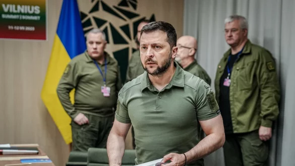 Der Pr&auml;sident wirbt im Ausland bei Reisen oder Videoansprachen unerm&uuml;dlich um Unterst&uuml;tzung f&uuml;r sein Land &ndash; wie auch jetzt wieder beim Nato-Gipfel in Vilnius. - &copy; Kay Nietfeld