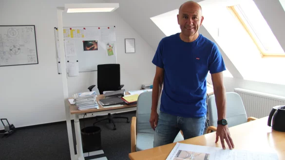 Dirk S&uuml;llwold ist Bauamtsleiter bei der Gemeinde D&ouml;rentrup. Seit fast 30 Jahren begleitet und gestaltet er gro&szlig;e und kleine Projekte in seiner Heimat. - &copy; Nadine Uphoff