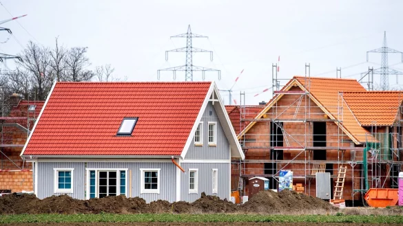 In NRW gibt es seit Jahren Diskussionen um die Grunderwerbsteuer, die beim Erwerb von Eigentum anf&auml;llt. - &copy; Dpa