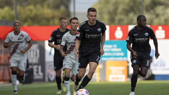 SCP-Neuzugang Filip Bilbija, hier im Test gegen Leverkusen, hat mit Blick auf einen Startelfplatz zum Saisonstart gute Karten. - &copy; Imago Images