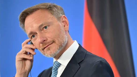 Christian Lindner (FDP), Bundesfinanzminister, will in den kommenden Jahren einen strikten Haushaltskurs verfolgen. - &copy; Martin Schutt/dpa