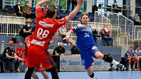 Andreas Cederholm zieht mit voller Wucht Richtung Tor. - &copy; Mathias M. Lehmann