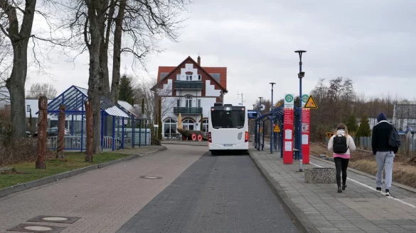 Am Bahnhof in Asemissen gibt es bereits Abstellm&ouml;glichkeiten f&uuml;r Fahrr&auml;der. Aus Sicht von Willi W&auml;chter (Pro Bahn) k&ouml;nnten es mehr sein.&nbsp; - &copy; Martin D&uuml;sterberg