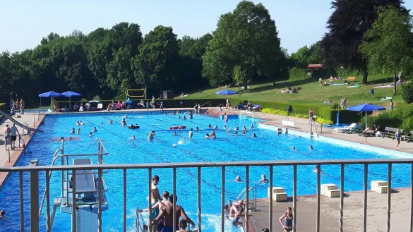 Das Freibad in B&ouml;singfeld. - &copy; Freibadverein B&ouml;singfeld