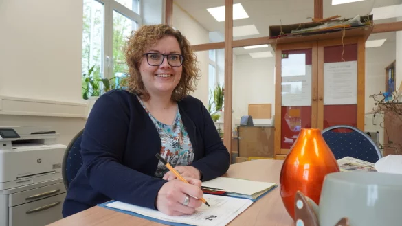 Ratsuchende finden Nicole Albrecht, Leiterin des Arbeitslosenzentrums Ostlippe, nun in ihrem neuen B&uuml;ro im Paradies 1-3. Eine Voranmeldung ist f&uuml;r einen Besuch nicht erforderlich. - &copy; Michaela Wei&szlig;e