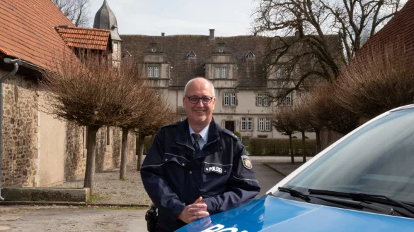 Frank Schmidt, neuer Bezirksdienstbeamter der Polizei in D&ouml;rentrup, plant, auch am Wochenende und an Feiertagen im Dienst zu sein. - &copy; Sonja Thelaner/Polizei Lippe
