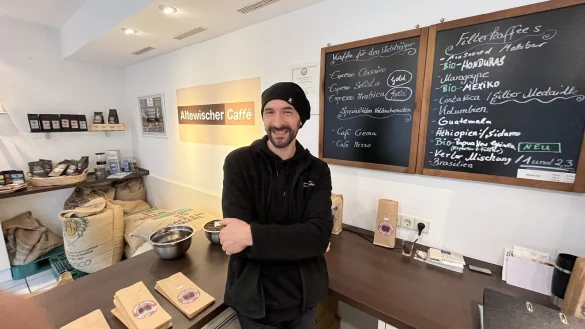 Heiko Wagner betreibt die Kaffeer&ouml;sterei Altewischer seit gut drei Monaten. - &copy; Matthias Gans