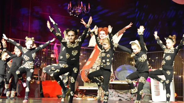 Fabelhafte Choreographien und fantastisch geschminkte Akteurinnen: Alle sieben Gruppen &uuml;berzeugen mit ihren grazilen, erschmusten, verspielten und vor allem ausgezeichneten Auftritten. 
Foto: Karin Prignitz - &copy; Karin Prignitz