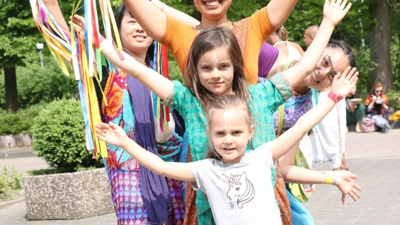 Yoga Vidya l&auml;dt vom 7. bis 14. April zu einer internationalen Woche ins Seminarzentrum Bad Meinberg ein. - &copy; Yoga Vidya