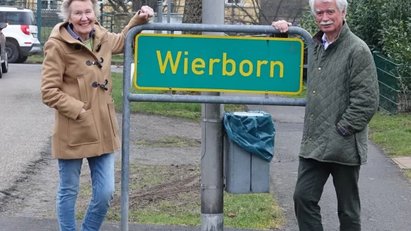 Schon immer da: Georg von Sch&ouml;nberg mit seiner Frau Ursula. Das Ehepaar "belebt" das gleichnamige Rittergut. - &copy; Axel B&uuml;rger