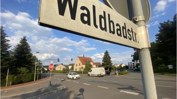 Die rechtsradikale Organisation "Graue W&ouml;lfe" l&auml;dt zum Fastenbrechen in einen Hochzeitssaal an der Waldbadstra&szlig;e in Steinhagen. - &copy; Frank Jasper