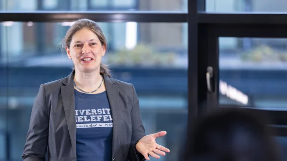 Barbara Hammer leitet an der Universit&auml;t Bielefeld die Projektgruppe "Maschinelles Lernen" und sucht L&ouml;sungen f&uuml;r die drohende Wasserknappheit. - &copy; Mike-Dennis M&uuml;ller / www.mdm.photo