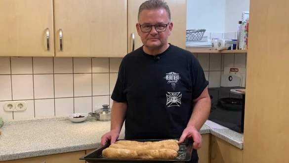 Stefan Gebhardt hat bei seinem Dinner auch selbst gebackenes Baguette serviert. - &copy; RTL / ITV Studios Germany