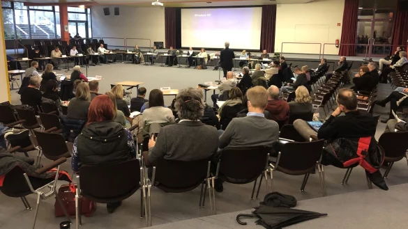 Der Ausschuss f&uuml;r Schule und Bildung hat f&uuml;r den Bau einer f&uuml;nfz&uuml;gigen Grundschule gestimmt. - &copy; Sven Kienscherf