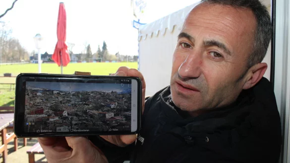 Mustafa Sahin hat auf seiner Reise in die T&uuml;rkei die schimmen Auswirkungen des Erdbebens live miterlebt. - &copy; Sandra Castrup