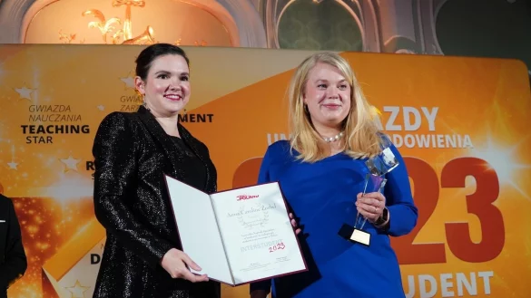 Medizinstudentin Caroline Zurbel erhielt jetzt in Polen einen nationalen Zusatzpreis: Als Jahrgangsbeste der Medizinischen Universit&auml;t Bialystok hilft sie j&uuml;ngeren Studentinnen und Studenten. - &copy; Medizinische Universit&auml;t Bialystok