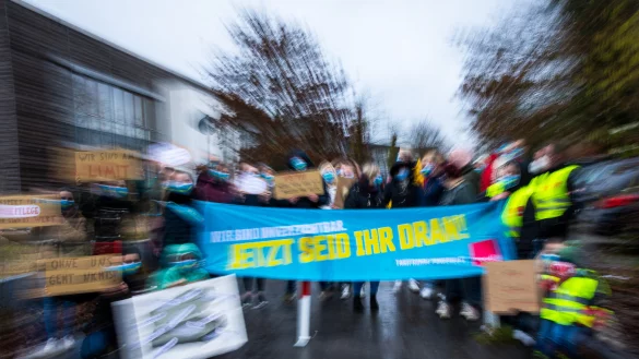 Beschäftigte des Gemeindepsychiatrischen Zentrums nutzen ihre Mittagspause im Januar 2022 für einen Protest. - © Raphael Bartling