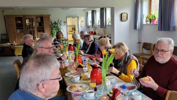 Vorstandsmitglieder AWO-Ortsvereine in Kalletal sind in Langenholzhausen zu einem Arbeitsfr&uuml;hst&uuml;ck zusammengekommen. Sie haben erste Ideen f&uuml;r eine engere Zusammenarbeit entwickelt. Ziel ist, m&ouml;glichst viele Angebote aufrechterhalten zu k&ouml;nnen. - &copy; AWO Langenholzhausen
