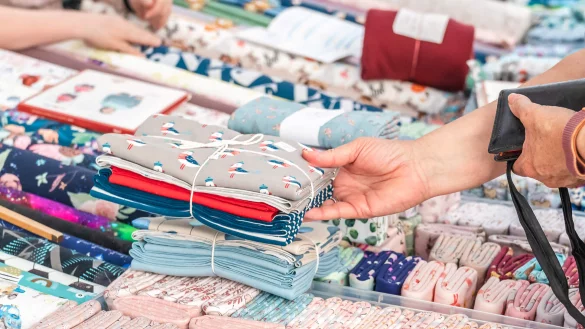 Der deutsch-holl&auml;ndische Stoffmarkt findet erstmals im Salzufler Messezentrum statt. - &copy; EXPO Event Marketing GmbH