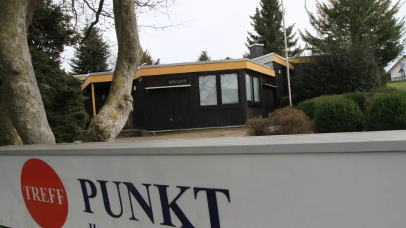 Innen ist es schon erneuert - nun kommen am Dorfgemeinschaftshaus in Diestelbruch die Au&szlig;enanlagen an die Reihe. - &copy; Martin Hostert