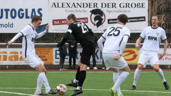 Posts Alexander Felker bleibt h&auml;ngen. - &copy; Oliver K&ouml;nig