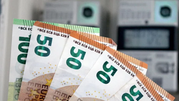 Der Großhandelspreis für Strom ist stark gesunken, bei den Verbrauchern kommt davon allerdings nicht viel an. - © epd-bild / Anke Bingel