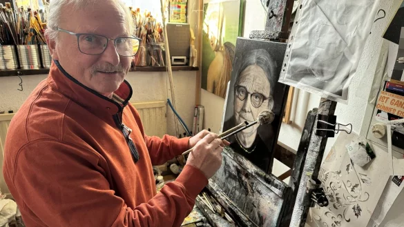 Sigurd Schade malt auch Portraits. Der Maler lebt sich vielseitig aus. - &copy; Sandra Castrup