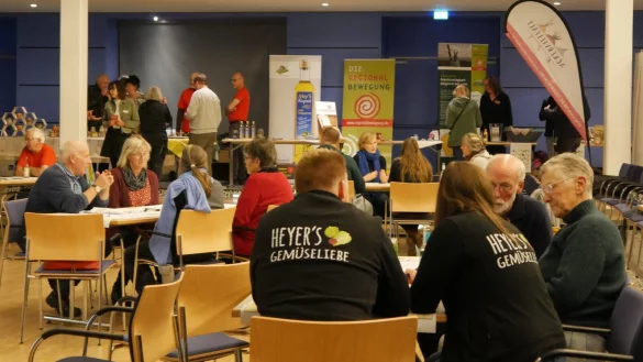 Zahlreiche Lagenser besuchen den Erzeuger-Verbraucher-Dialog im Schulzentrum Werreanger. - &copy; Stadt Lage