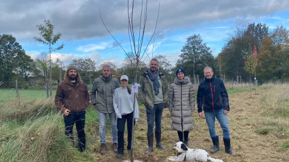 Florian Langemann (Stadt Lage), Paul Koch, Lizanne Koch, Sven Bent, Rebecca Meise, Henrik Eichler (v.l.n.r.) - &copy; CDS