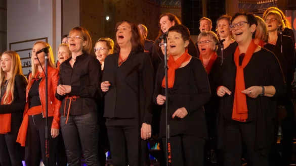 Der Gospelchor "B-Joy!" aus Barntrup. - &copy; Jan Christian Pinsch