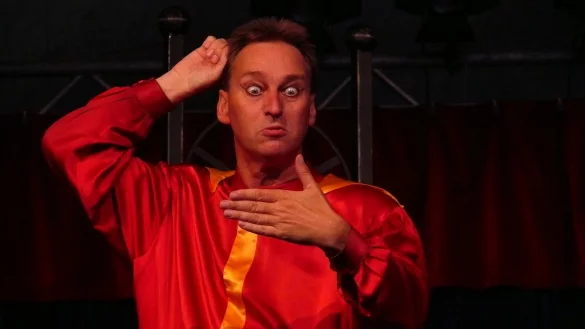 Verwandlungsk&uuml;nstler Bernd Lafrenz wird Shakespeares Hamlet als Einmann-Show interpretieren. - &copy; Weserrenaissance-Museum Schloss Brake