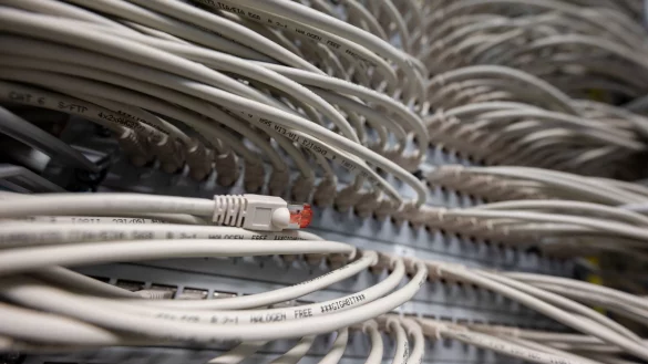 Die Anbieter von schnellen Internetleitungen f&uuml;r zu Hause liefern sich gerade einen heftigen Konkurrenzkampf. - &copy; Marijan Murat