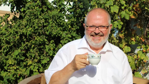 Der ehemalige Pfarrer Richard Krause genie&szlig;t seinen Ruhestand, aber m&ouml;chte sich im Ehrenamt weiter engagieren. Er wird stellvertretende Schiedsperson f&uuml;r Lage und arbeitet mit Lars Buller zusammen. - &copy; Sandra Castrup