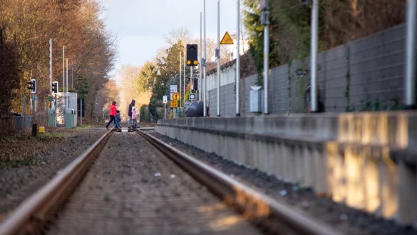 Zwischen Bielefeld-Sennestadt und Hövelhof kann die RB74 ein Wochenende lang nicht fahren. - © Niklas Tüns