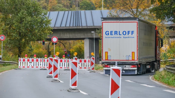 Die Auffahrt auf den Ostwestfalendamm Richtung Innenstadt ist aus Bielefeld-Quelle kommend derzeit gesperrt, ebenso die Abfahrt vom OWD Richtung Quelle. - &copy; Andreas Zobe