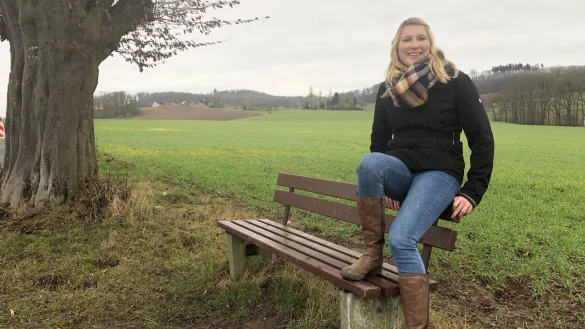 Laura Schuster ist seit zwei Jahren der Dorfcoach beim Kreis Lippe. Sie selbst kennt beide Seiten: Die der Dorfbewohnerin und Ehrenamtlerin sowie die Verwaltung. - &copy; Archivbild: Sven Kienscherf