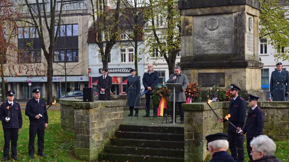 In Detmold ist am Volkstrauertag der Opfer von Krieg und Gewalt gedacht worden. - &copy; Nicole Ellerbrake