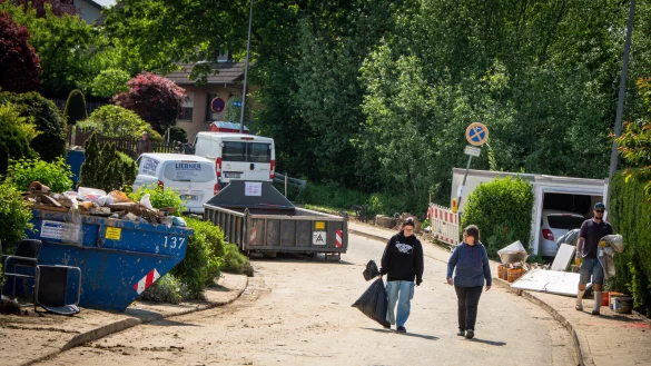 Der Starkregen im Mai hat die Anwohner im Detmolder Ortsteil Kl&uuml;t besonders schwer erwischt. Die Sch&auml;den an den H&auml;usern waren zum Teil enorm. - &copy; Raphael Bartling