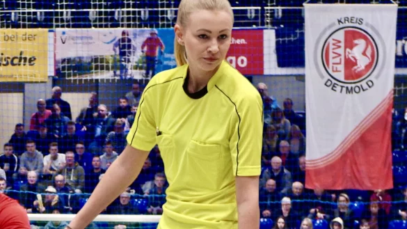 Die Kritik an Schiedsrichterin Lisa Glowatzki hat f&uuml;r Unruhe im FuL-Kreis Detmold gesorgt. - &copy; J&ouml;rg Hagemann