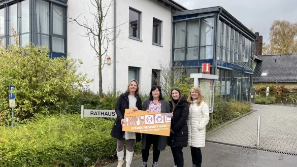 Gruppe St&auml;rkungspakt Kalletal: Petra Scholz (Stiftung Solidarit&auml;t), Andrea Batzer, Aylin Teke-Sarikaya und Elisabeth Hamm (Gemeinde Kalletal) freuen sich, dass ab dem 15.11. im Kalletal Gelder aus dem landesweiten St&auml;rkungspakt flie&szlig;en. - &copy; Gemeinde Kalletal