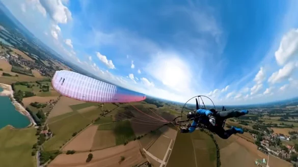 Marlon Jonat war 500 Meter &uuml;ber dem Boden, als er pl&ouml;tzlich ein Problem mit seinem Paraglider hatte. - &copy; Marlon Jonat