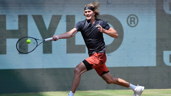 Nach vier Final-Teilnahmen in Halle will Alexander Zverev 2024 endlich den Turnier-Sieg einfahren. - © IMAGO/Revierfoto