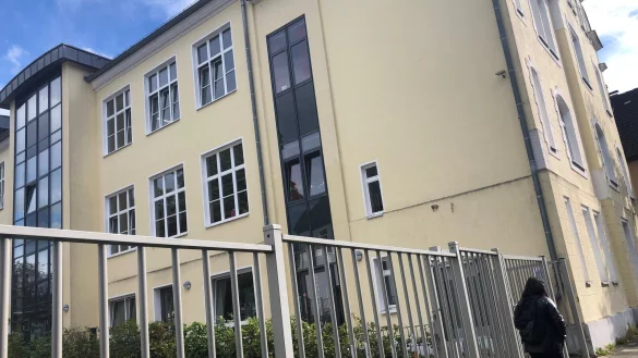 Werden in der Schule am Kirchplatz in Sch&ouml;tmar auch k&uuml;nftig Grundsch&uuml;ler unterrichtet? Auch um diese Frage geht es bei dem B&uuml;rgerentscheid am 10. Dezember. - &copy; Sven Kienscherf